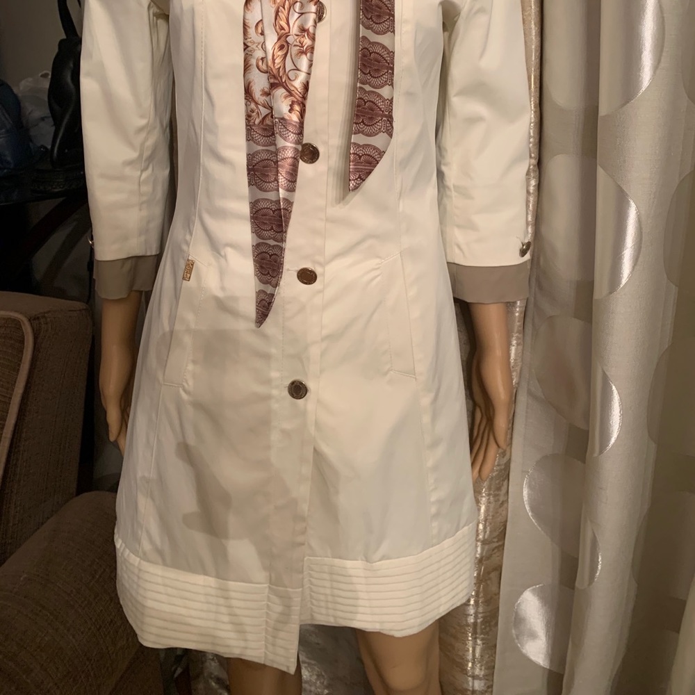 Coat - Picture 2 of 16